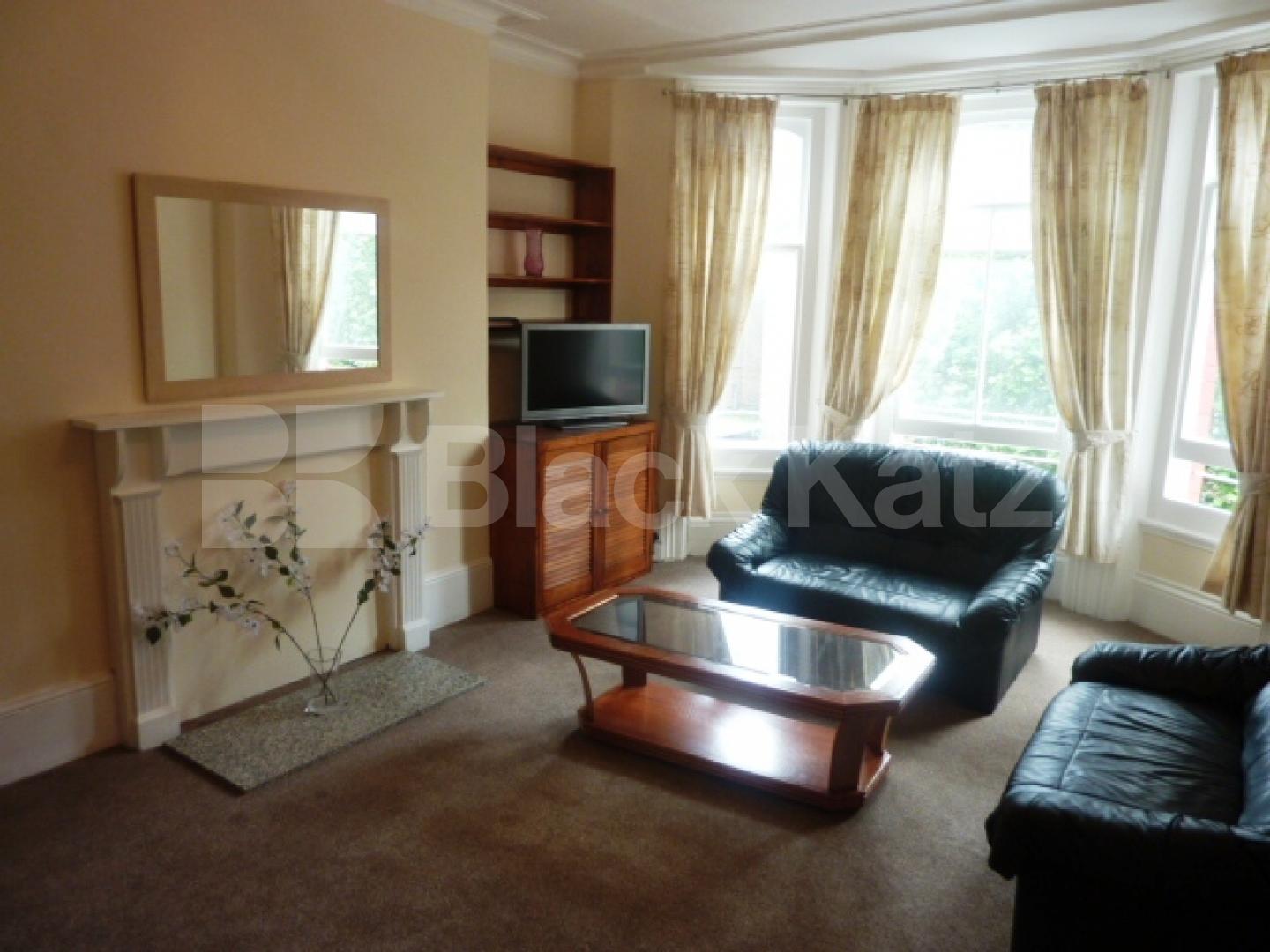 			IDEAL FOR 3 SHARERS!, 2 Bedroom, 1 bath, 1 reception Flat			 Old Marylebone Road, MARLEBONE